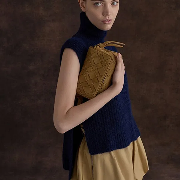 Túi Đeo Chéo Nữ Charles & Keith CNK Ivette Recycled Suede Woven Crossbody Bag Sahara Sand CK2-80151564-1 Màu Vàng Cát