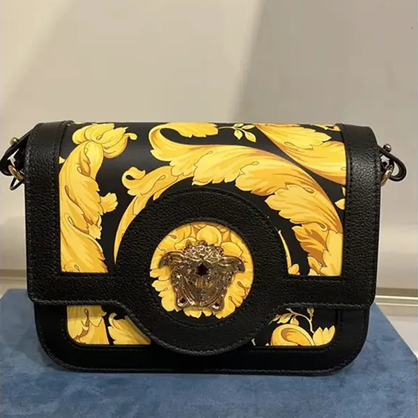 Túi Đeo Chéo Nữ Versace Palazzo Empire Leather Handbag Màu Đen Vàng