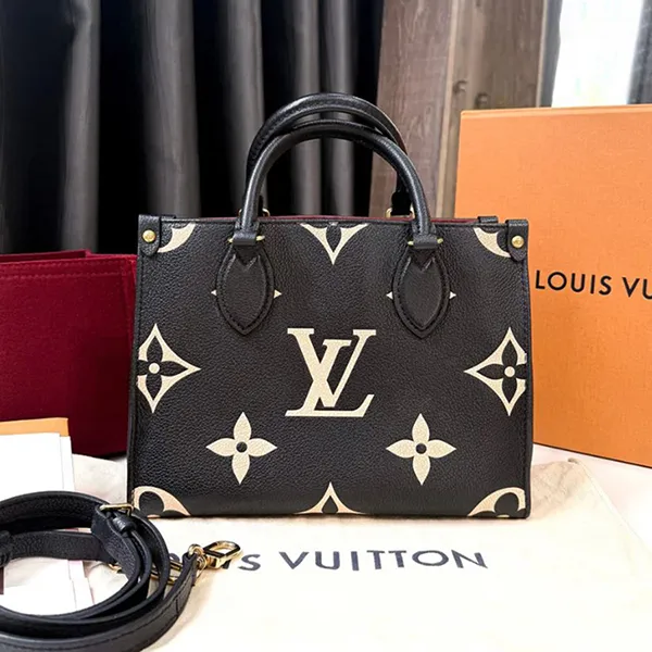 Túi Xách Nữ Louis Vuitton LV Black & Beige Bicolor Monogram Empreinte Onthego PM Màu Đen Họa Tiết