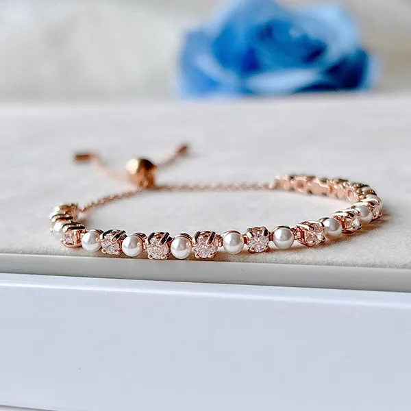 Vòng Đeo Tay Nữ Swarovski Crystal Pearl Round Cuts White/ Rose Gold-Tone Plated 5729506 Màu Vàng Hồng