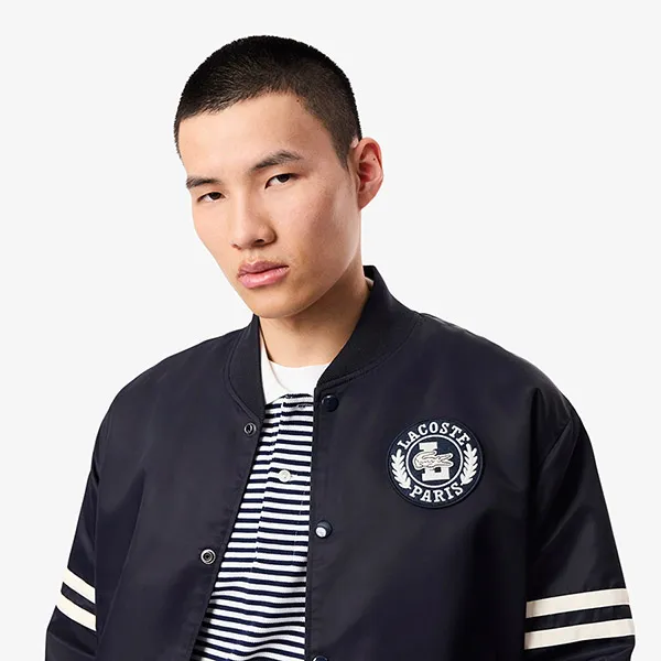 Áo Khoác Nam Lacoste Embroidered Badge Water-Repellent Bomber Jacket BH3441 - HDE Màu Xanh Navy Size XS