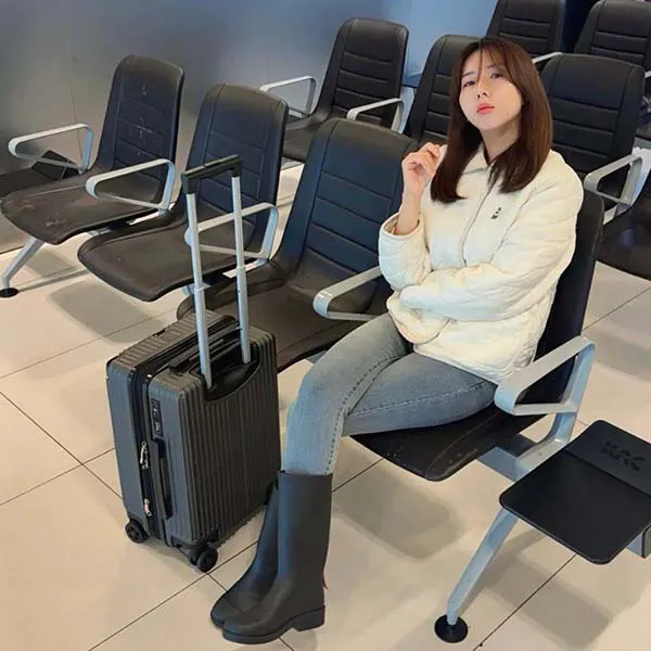 Áo Khoác Nữ WHOAU Steve Quilting Jacket Màu Kem Size M