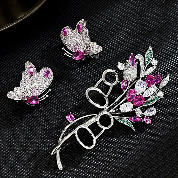 Cài Áo Nữ Meri Butterfly Flutter BR902 Màu Hồng/Trắng