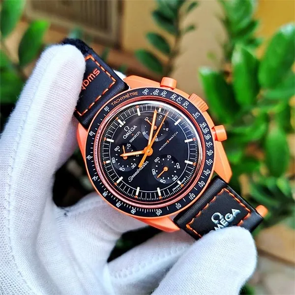 Đồng Hồ Nam Omega x Swatch Bioceramic Moonswatch Mission On Earth Lava SO33O100 Màu Đỏ - Đen
