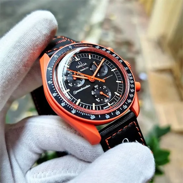 Đồng Hồ Nam Omega x Swatch Bioceramic Moonswatch Mission On Earth Lava SO33O100 Màu Đỏ - Đen