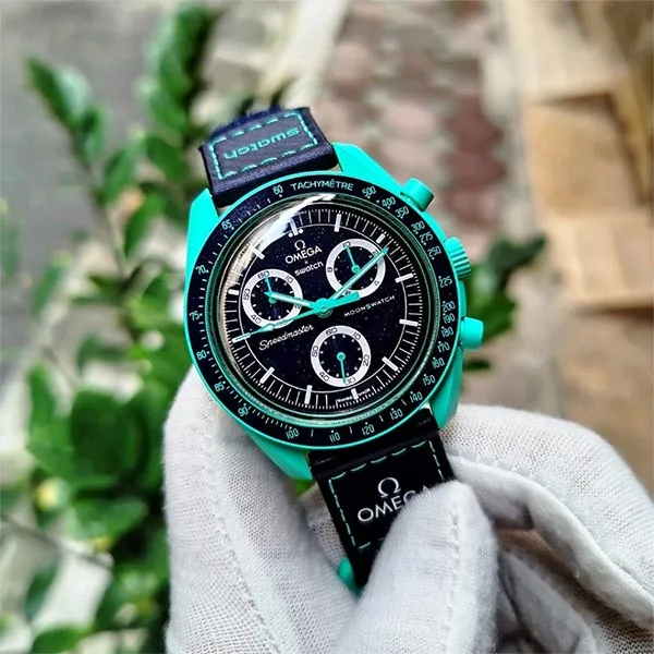 Đồng Hồ Nam Omega x Swatch Bioceramic Moonswatch Mission On Earth Polar Lights SO33L103 Màu Xanh Đen