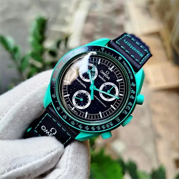Đồng Hồ Nam Omega x Swatch Bioceramic Moonswatch Mission On Earth Polar Lights SO33L103 Màu Xanh Đen
