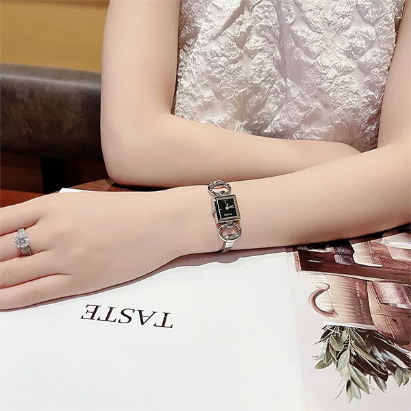 Đồng Hồ Nữ Gucci 120 Tornabuoni GG Black Dial Silver Tone YA120501 Màu Đen - Bạc