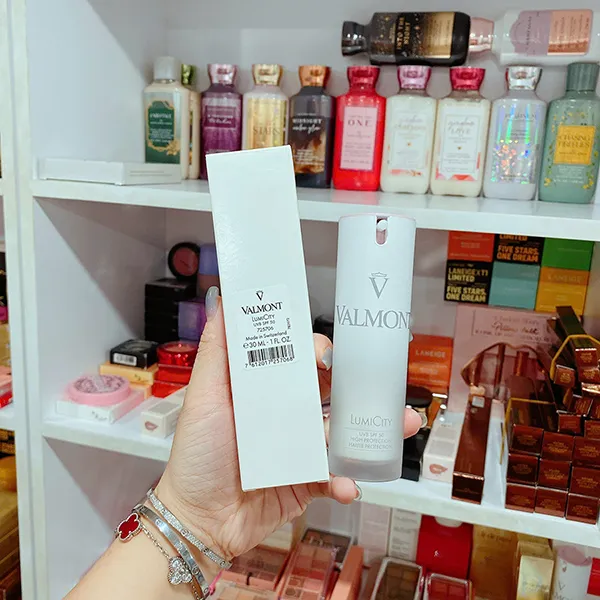 Kem Chống Nắng Valmont Lumicity Trắng Sáng Da Và Bảo Vệ Làn Da SPF 50 Tester Box Trắng - 30ml