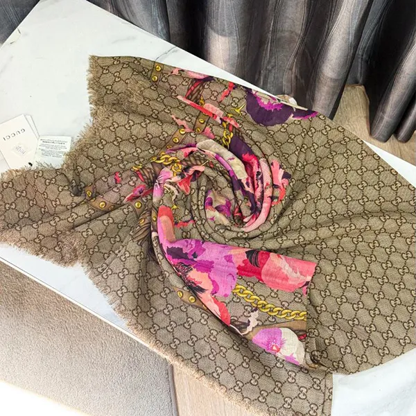 Khăn Choàng Nữ Gucci GG Bloom Scarf New In Pink Màu Be Họa Tiết