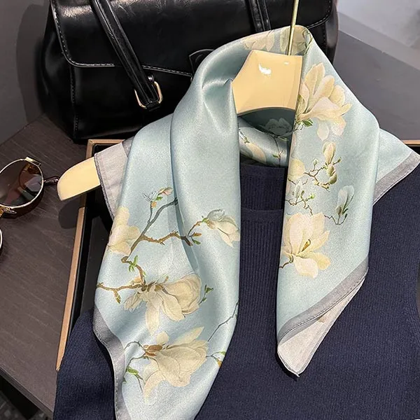 Khăn Choàng Nữ Kya Jewel Magnolia Grace SC74 Màu Trắng - Xanh