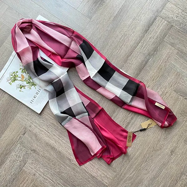 Khăn Lụa Burberry 40084101 Màu Hồng