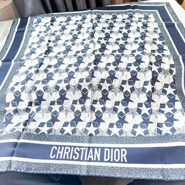 Khăn Nữ Christian Dior Etoile Silk Blue Scarf 70 x 70 cm Màu Xanh Họa Tiết