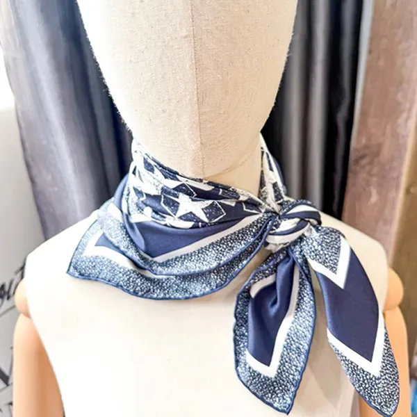 Khăn Nữ Christian Dior Etoile Silk Blue Scarf 70 x 70 cm Màu Xanh Họa Tiết
