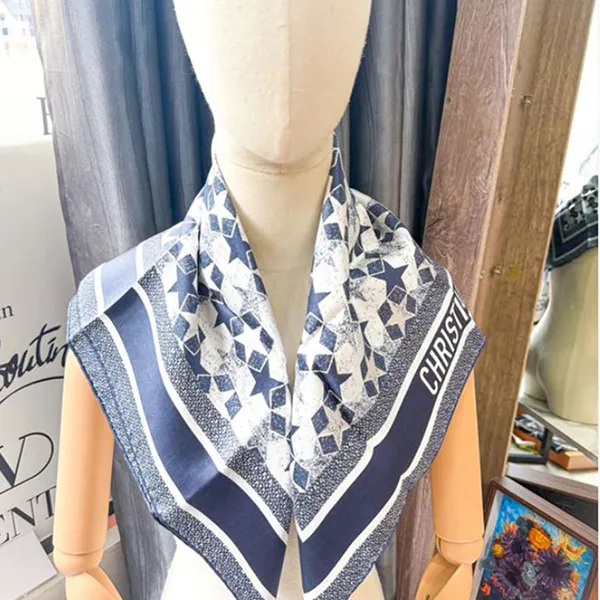 Khăn Nữ Christian Dior Etoile Silk Blue Scarf 70 x 70 cm Màu Xanh Họa Tiết