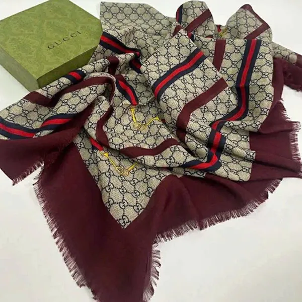 Khăn Quàng Cổ Nữ Gucci Burgundy Woolen Scarf Màu Be Phối Đỏ