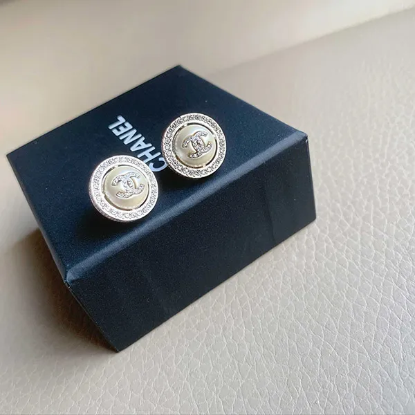 Khuyên Tai Nữ Chanel AB2282 Round CC Logo Sparkling Earrings Màu Trắng