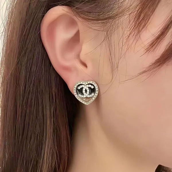 Khuyên Tai Nữ Chanel CC Logo Heart Earrings Màu Vàng