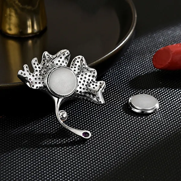 Pin Cài Áo Nữ Meri Ginkgo Grace BR900 Màu Tím/Trắng