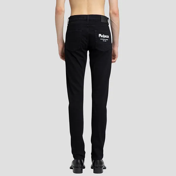 Quần Jean Nam Alexander McQueen Black With Graffiti Logo Embroidered Slim Fit 682084 QYAAH 1000 Màu Đen Size 44