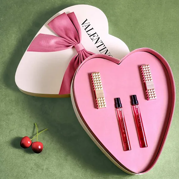 Set Son Dưỡng Và Nước Hoa Valentino Trái Tim Limited 7 Món