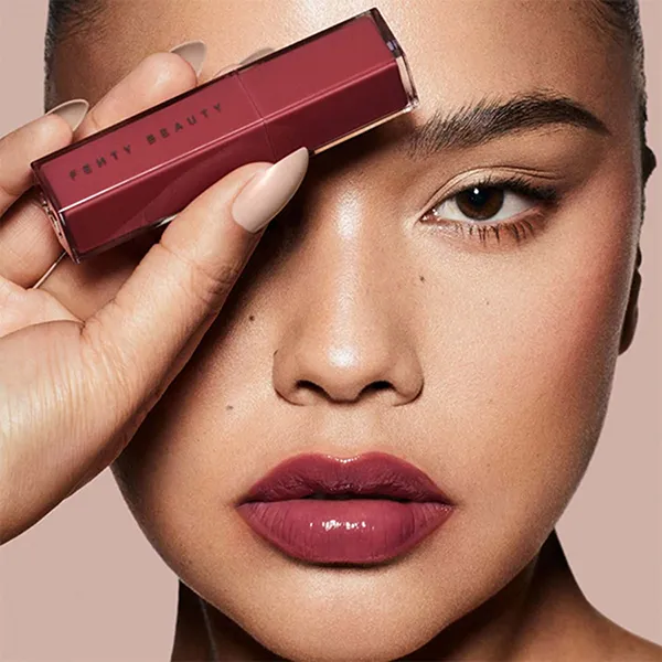 Son Bóng Fenty Beauty Gloss Bomb Stix High-Shine Riri Màu Hồng Tím