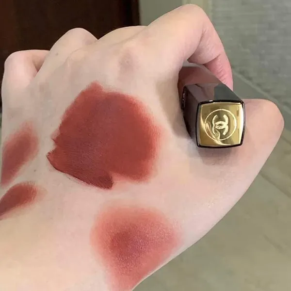 Son Kem Chanel Rouge Allure Liquid Velvet 232 Renversante Màu Đỏ Nâu