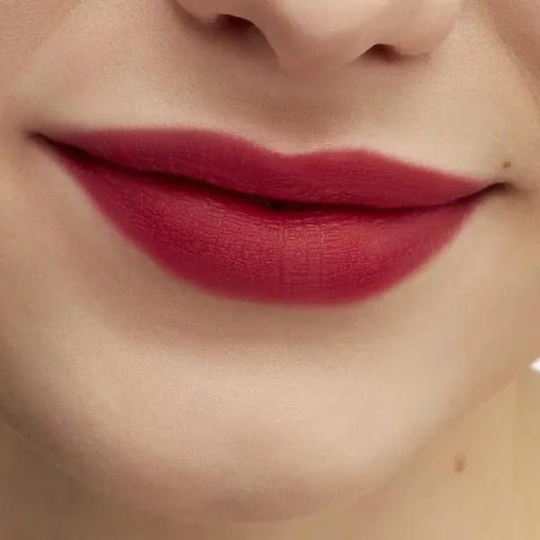 Son Lì MAC Powder Kiss Lipstick 935 Ruby New Màu Đỏ Thuần