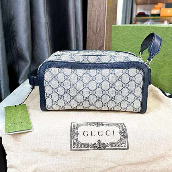 Túi Cầm Tay Nam Gucci Toiletry Case With Interlocking G Màu Xanh Be