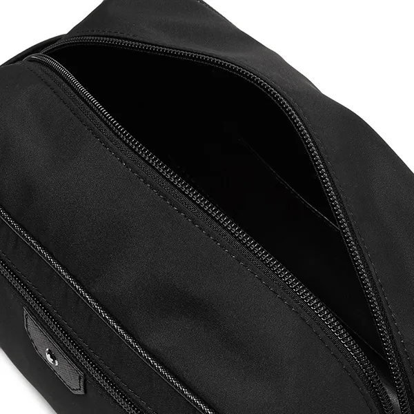 Túi Cầm Tay Nam Montblanc Sartorial Jet Cross Grain Leather Trimmed Shell Wash Bag Black Màu Đen