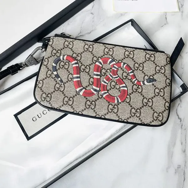 Túi Cầm Tay Unisex Gucci Beige GG Supreme Canvas Snake Print Wristlet Pouch Màu Be Đen