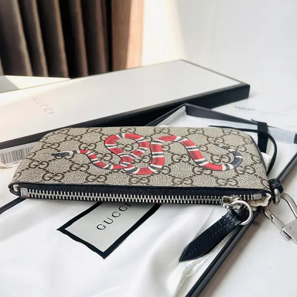 Túi Cầm Tay Unisex Gucci Beige GG Supreme Canvas Snake Print Wristlet Pouch Màu Be Đen