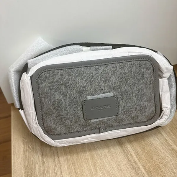 Túi Đeo Chéo Nam Coach Wyatt Crossbody Bag In Signature Canvas CW365 Gunmetal Màu Xám