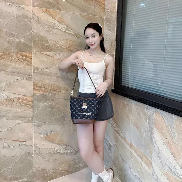 Túi Đeo Chéo Nữ Guoo Bear Crossbody Bag GU8004-28220 Màu Xanh - Nâu