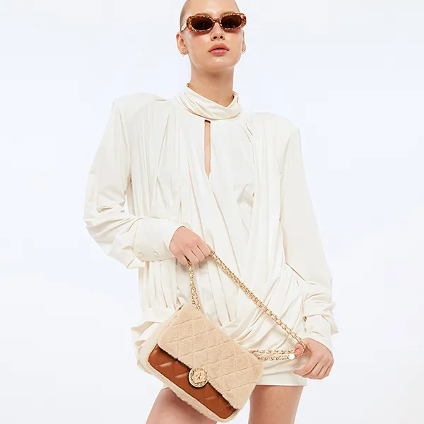 Túi Đeo Chéo Nữ Lyn Nico Fur M Crossbody Bag - Beige L25FBWA087 Màu Be