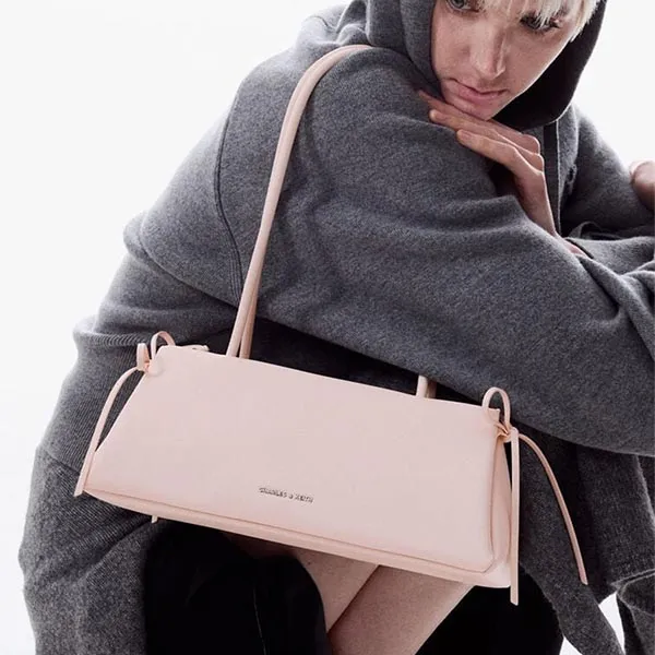Túi Đeo Vai Nữ Charles & Keith Hazel Bow Elongated Trapeze Shoulder Bag Soft Pink CK2-20160193_SFT.PK Màu Hồng