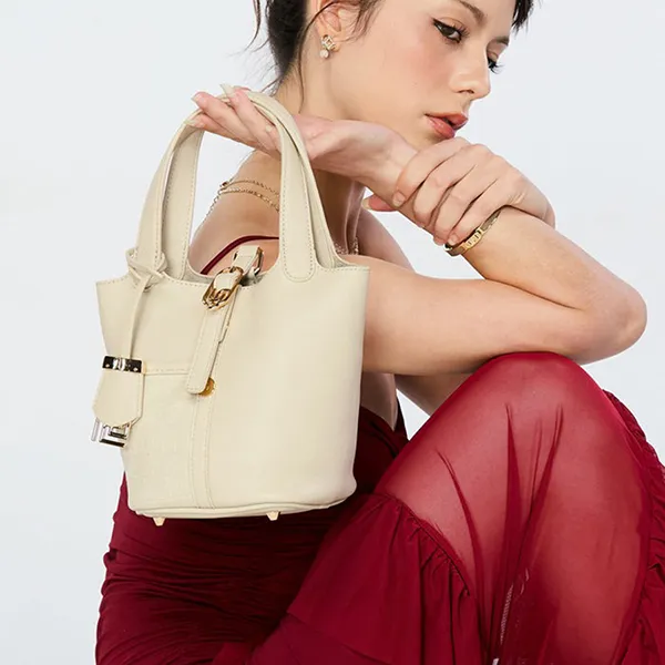 Túi Tote Nữ Lyn Sydney Infinite S Bag Ivory L25FBWA075 Màu Trắng Ngà