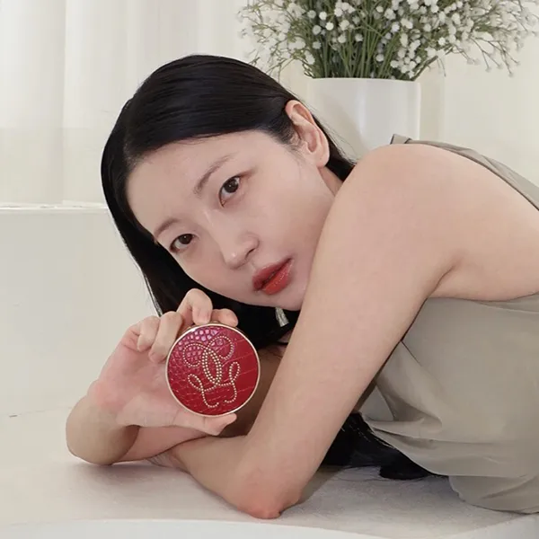Vỏ Hộp Phấn Nước Guerlain Parure Gold Cushion An Exclusive Customisable And Refillable Jewel Case Le Croco Màu Đỏ