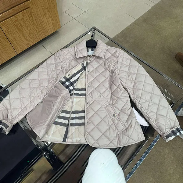 Áo Khoác Nữ Burberry Trám BBR Màu Trắng Size S