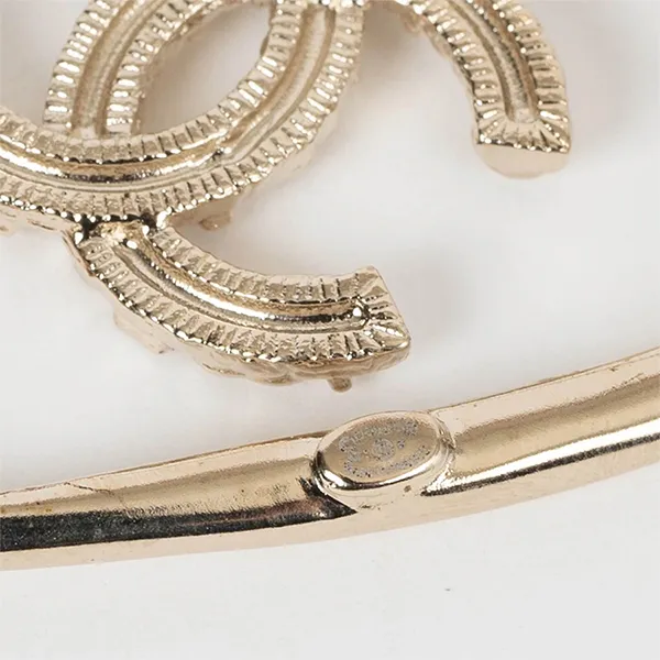 Cài Áo Nữ Chanel Gold & Strass CC Pendent Heart Brooch 71688 Màu Vàng Gold