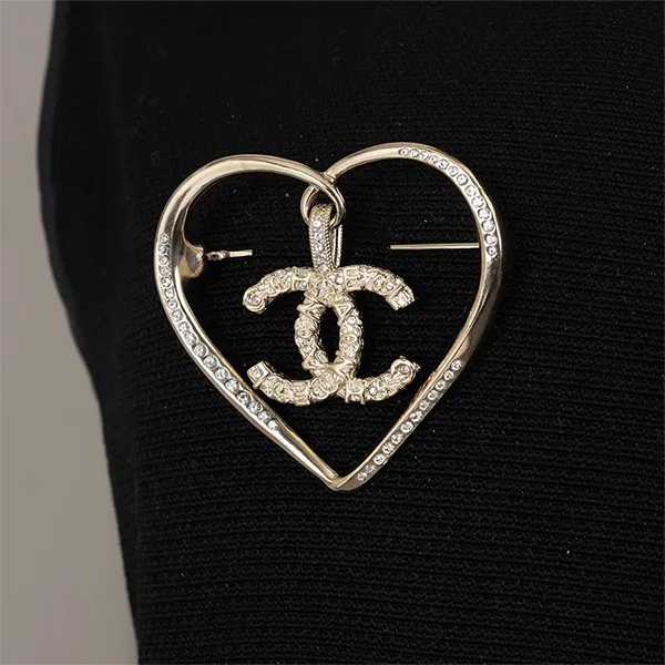 Cài Áo Nữ Chanel Gold & Strass CC Pendent Heart Brooch 71688 Màu Vàng Gold