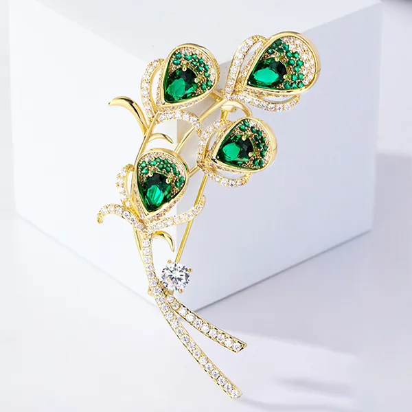 Cài Áo Nữ Meri Feathered Grace BR941 Màu Xanh Vàng