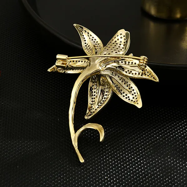 Cài Áo Nữ Meri Radiant Lily BR942 Màu Vàng