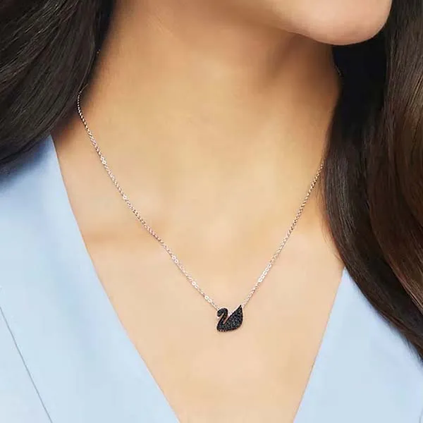 Dây Chuyền Nữ Swarovski Iconic Swan Pendant Swan, Small, Black, Rhodium Plated 5347330 Màu Bạc