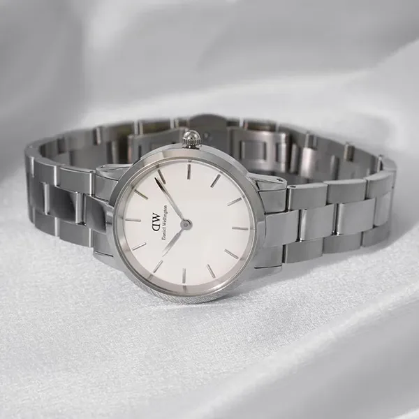 Đồng Hồ Daniel Wellington Iconic Link Silver 32mm DW00100205 Màu Bạc Trắng