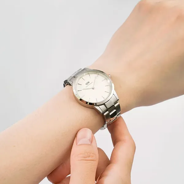 Đồng Hồ Daniel Wellington Iconic Link Silver 32mm DW00100205 Màu Bạc Trắng