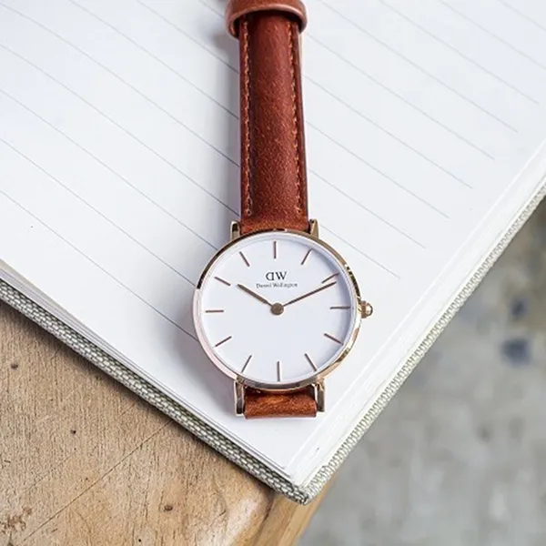 Đồng Hồ Daniel Wellington Petite ST Mawes RG White 28mm DW00100231 Màu Nâu Trắng