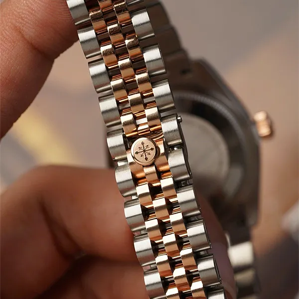 Đồng Hồ Nữ Alexander Ferros Quartz 8222D-16 31mm Màu Bạc Phối Vàng Hồng