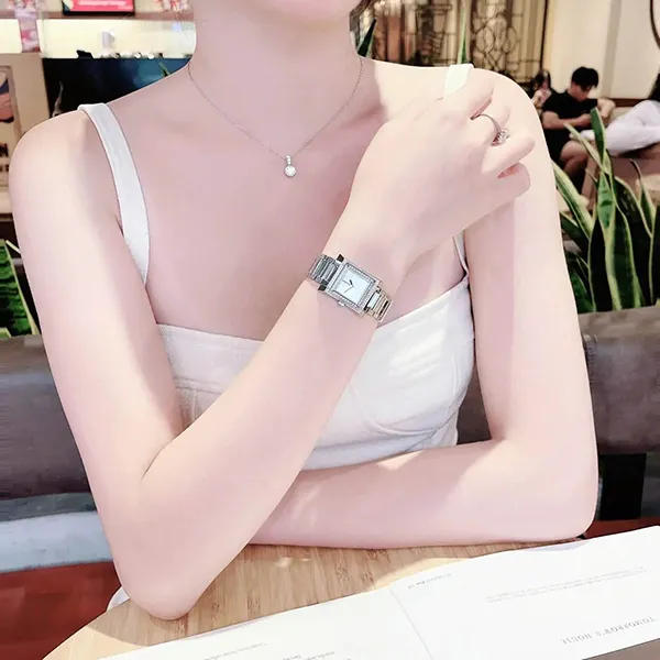 Đồng Hồ Nữ Gucci Watch YA111506 Màu Bạc