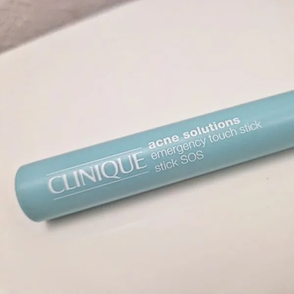 Gel Chấm Hỗ Trợ Giảm Mụn Clinique Clinique Acne Solutions 15ml (Batch Code: A64)